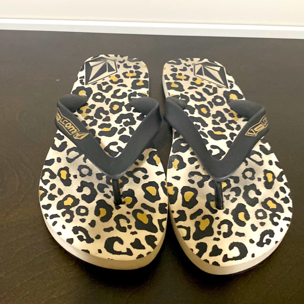 Volcom flip-flops